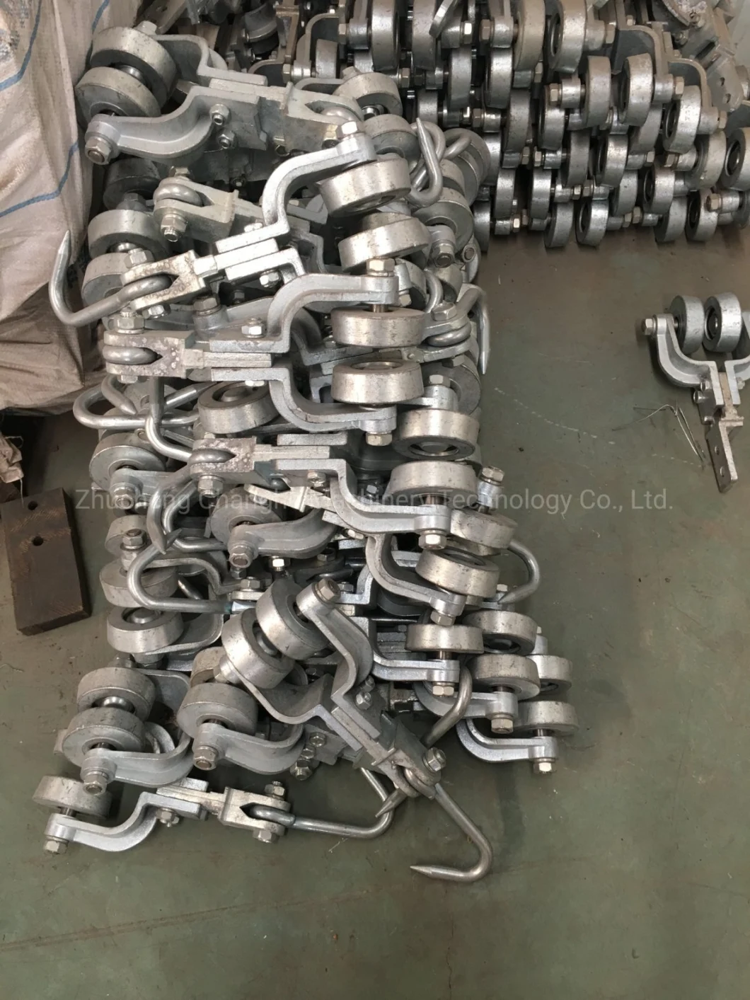 Manufacturer Plastic Hook&Shackle Spare Part for Poultry